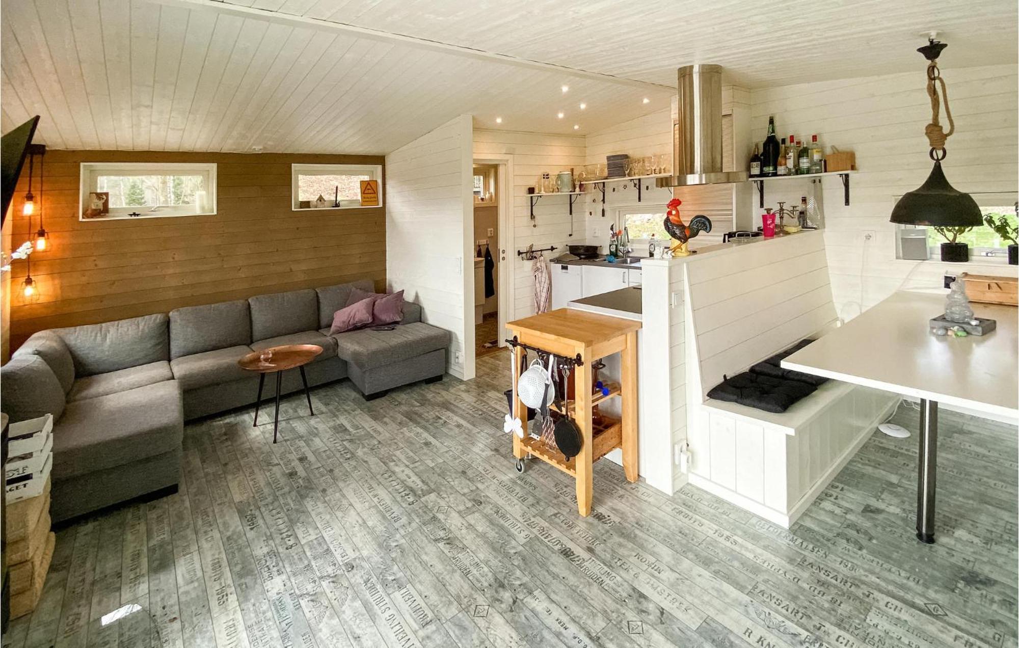 Awesome Home In Aetran With Lake View Atran Eksteriør bilde